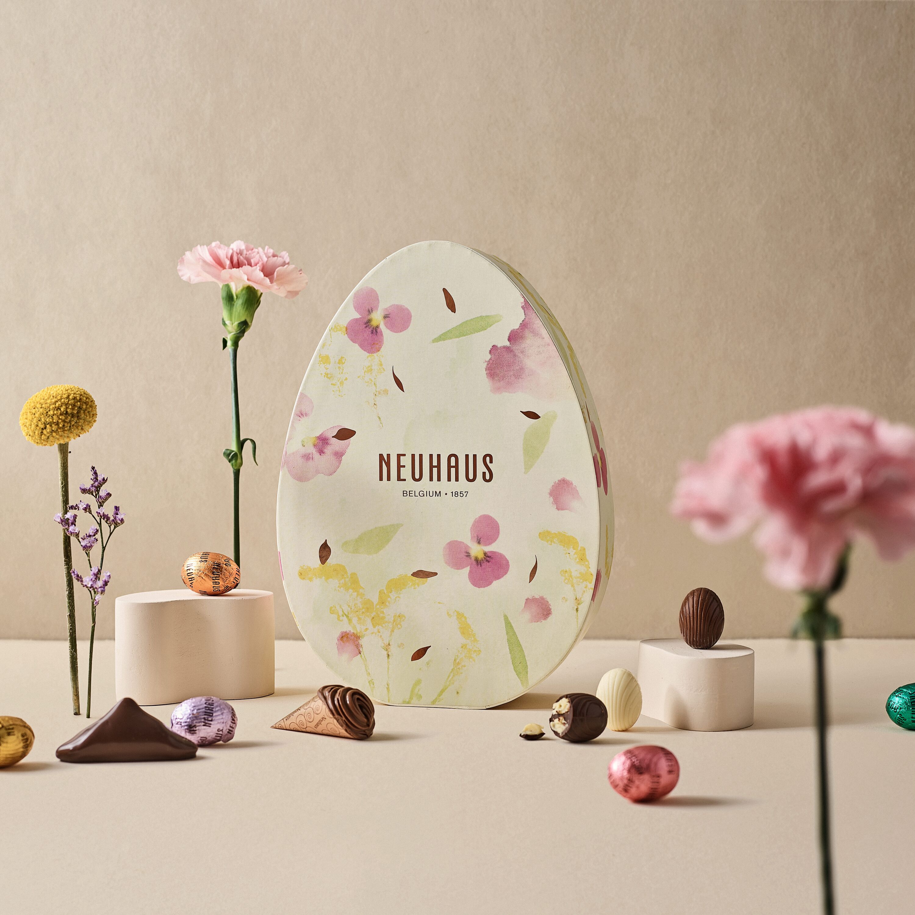 Timeless Masterpieces Ballotin 750 g | Neuhaus Chocolates